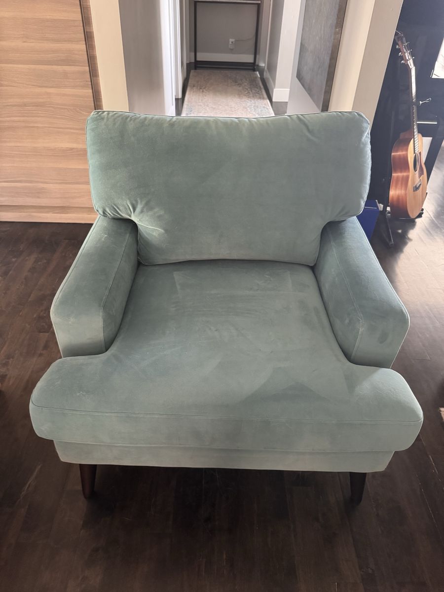 Comfortable Turquoise / Light Blue Accent Chair