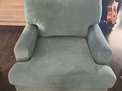 Comfortable Turquoise / Light Blue Accent Chair