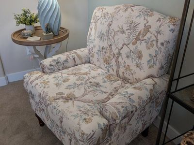 Adorable Accent Chair