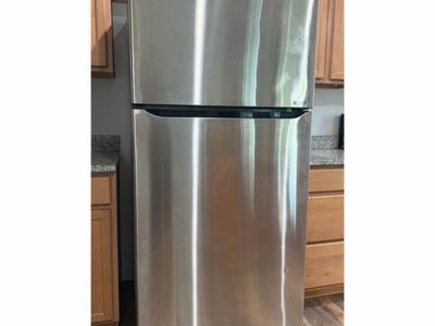 LG REFRIGERATOR 24 cu ft WE OFFER DELIVERY