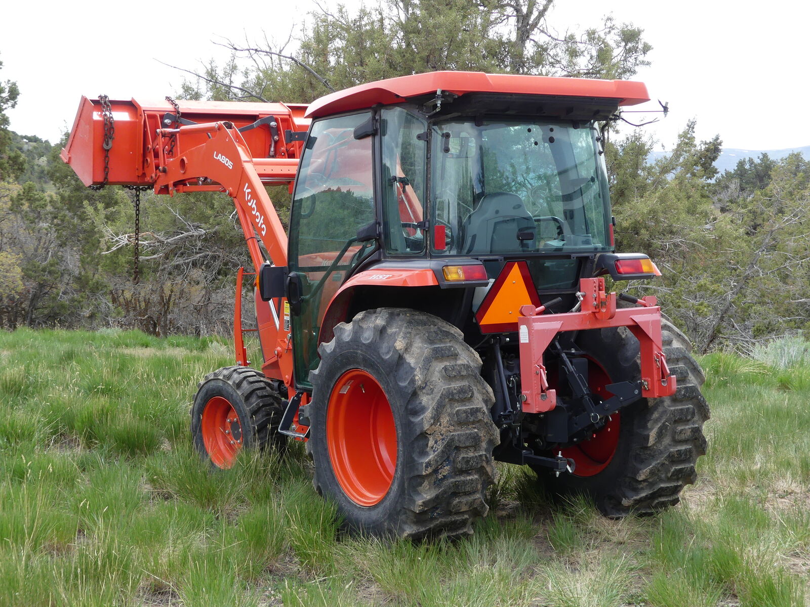 Kubota 4060 Limited Edition Tractor with Loader and Air Cond. cab (150 hours)