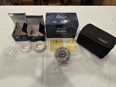 Hard Demon 5000 Fly Fishing Reel w/ 5 Spools