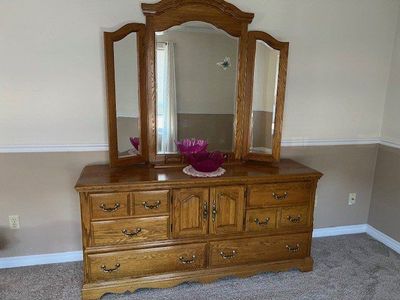 Dresser with Three-part MIrror