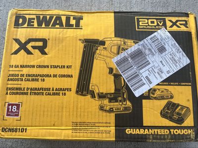DEWALT 20v 18ga Narrow Crown Stapler Kit