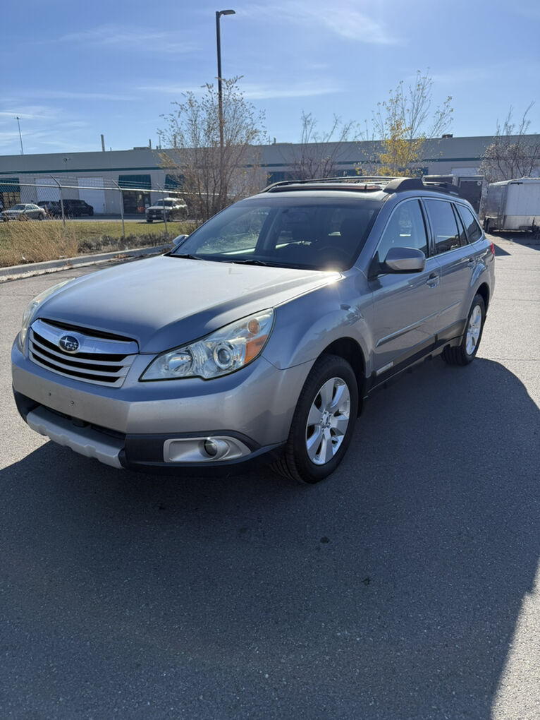 2011 Subaru Outback 2.5i Limited Pwr Moon/Nav