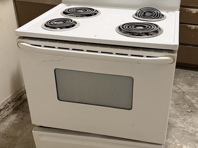 FREE! Functioning Electric Range