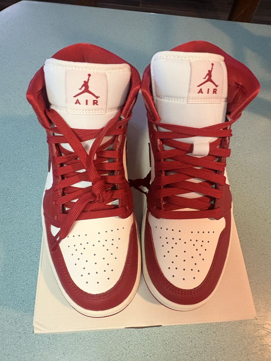 Nike Air Jordan 1 Mid Crimson Tint White Red Basketball Shoes Sneakers 7m or 8.5 woman’s