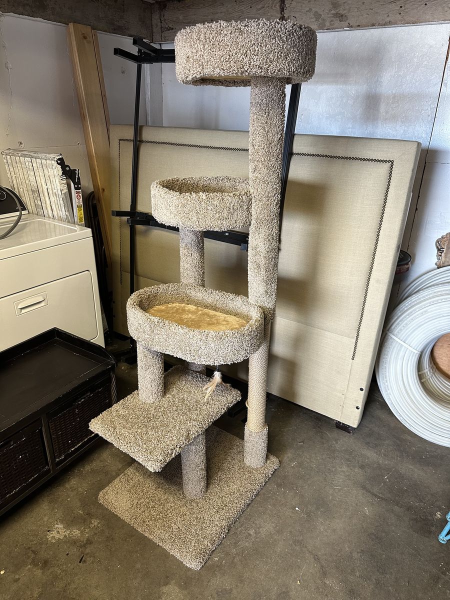4 Tier Cat Tree VERY CLEAN