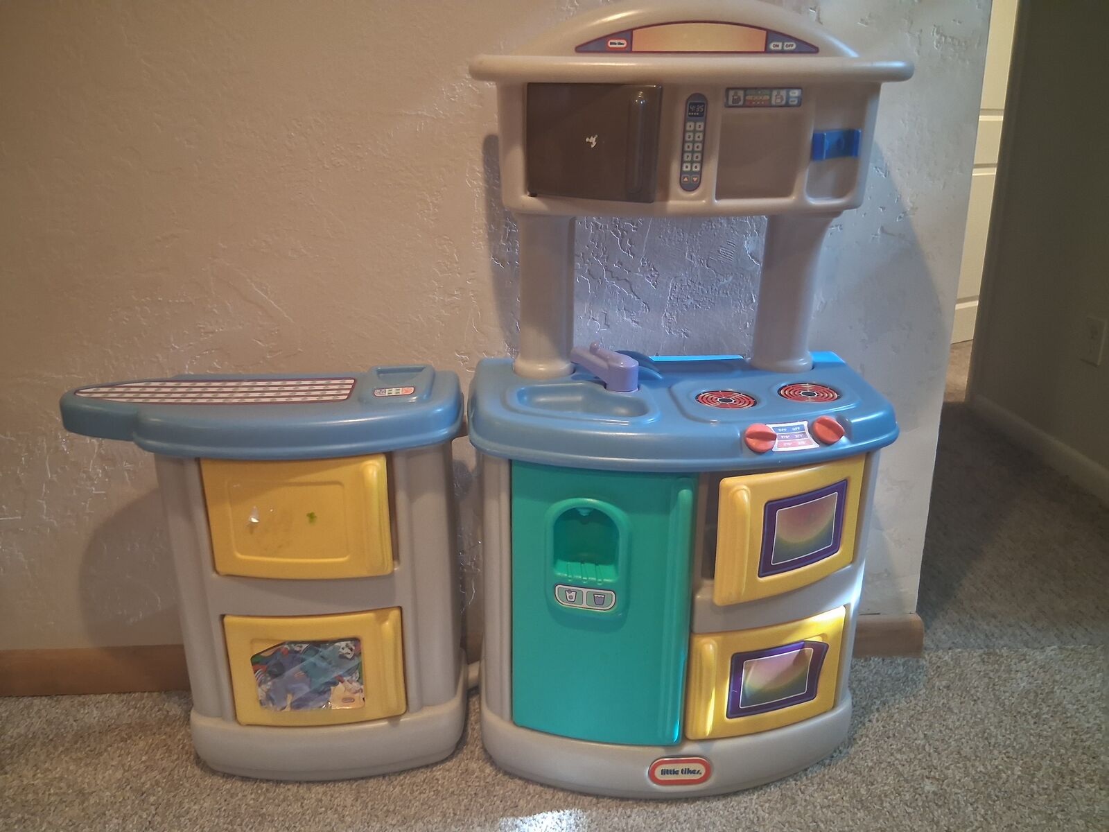 kids play kitchen