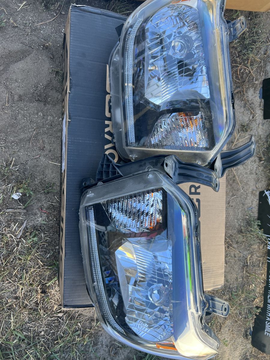2021 Toyota tundra halogen headlights