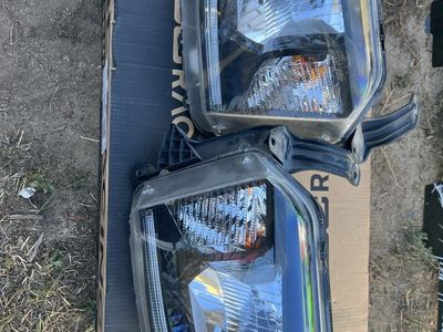 2021 Toyota tundra halogen headlights