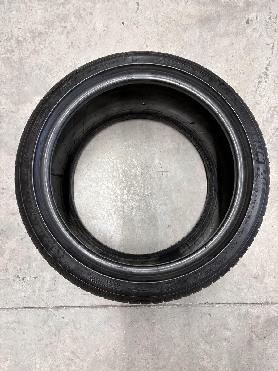 Two Michelin Pilot Sport 3 285/35-18