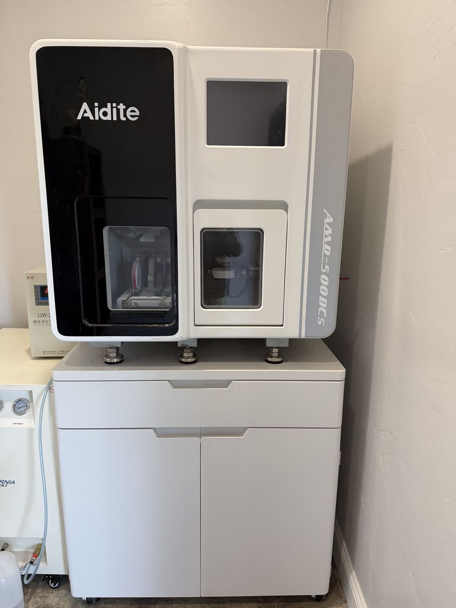 aidite amd 500dcs and Hyperdent -dental puck dry mill - only used 2x for demo/initial install