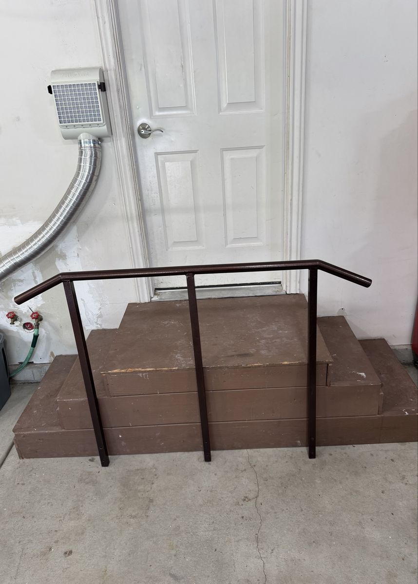 Sturdy steps with custom metal handrail