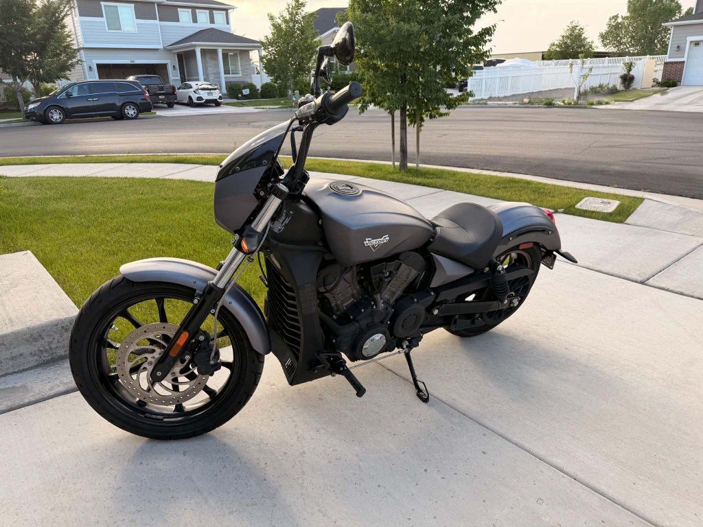 2017 Victory Octane 5950 Miles!
