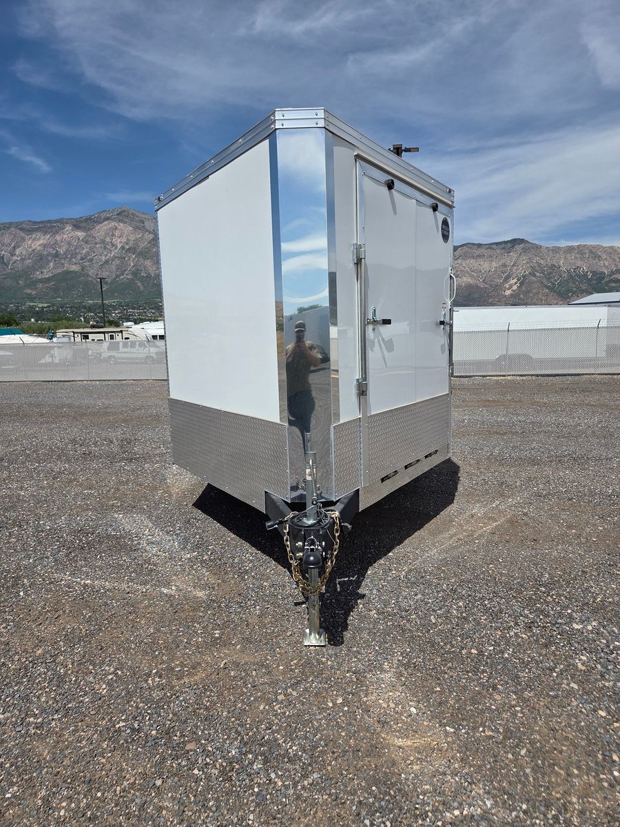 Main image 6