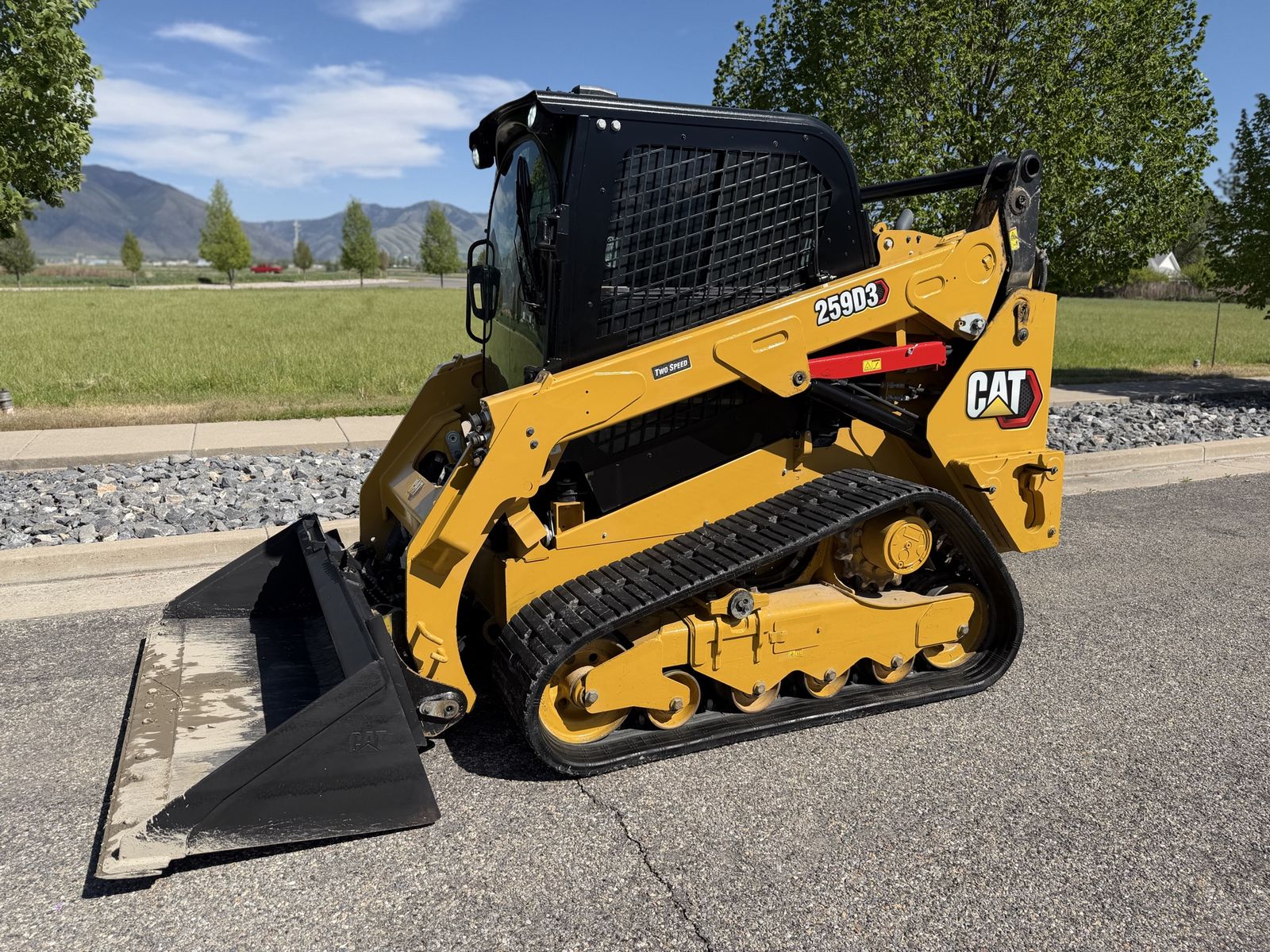 2023 CAT 259D3!!! Only 1080 hours!! 2 speed! Loaded!!