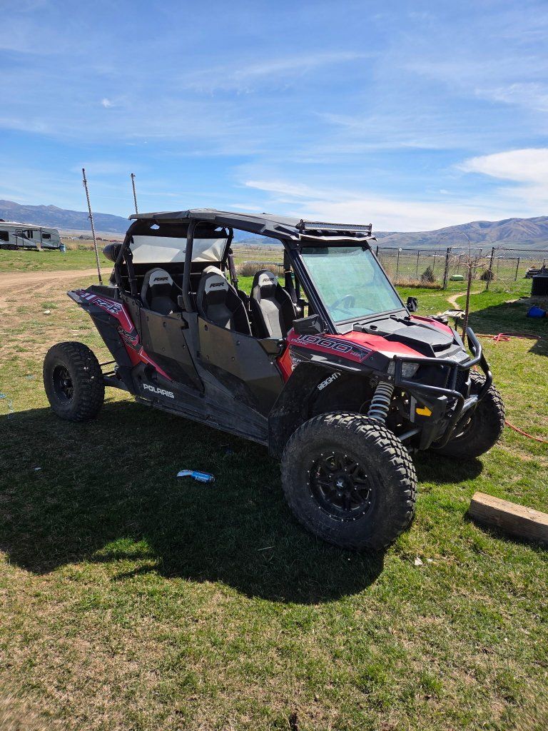 2016 Polaris Rzr XP 1000 4 seat