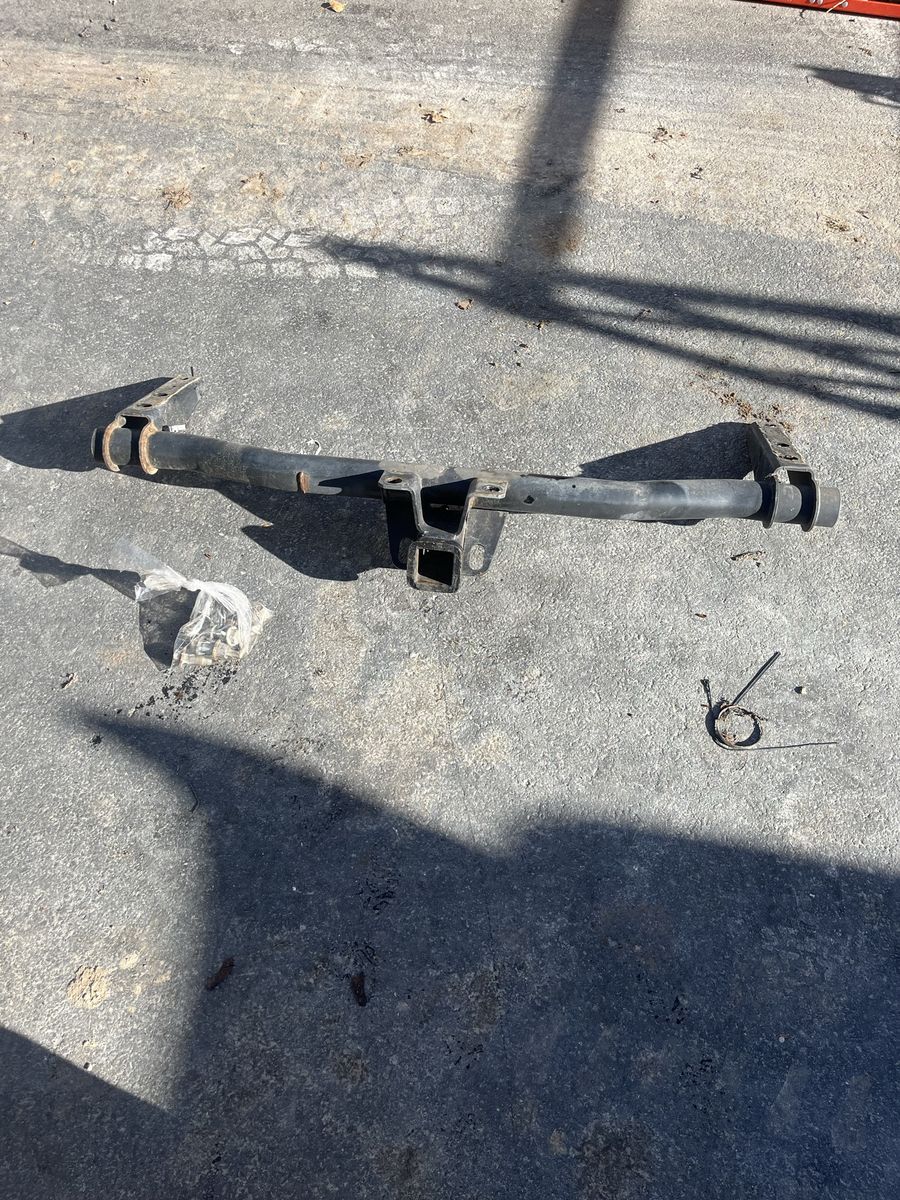 Receiver Hitch, 2001 Chevy Suburban