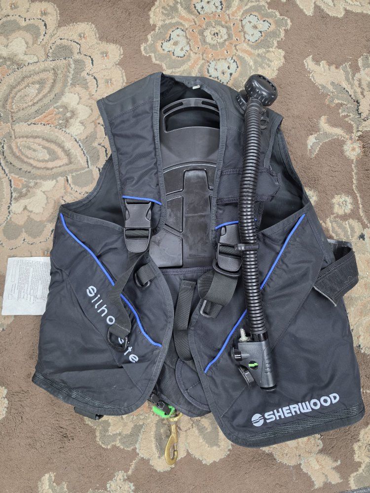 Sherwood Silhouette Buoyancy Compensator (BCD) Scuba Diving Vest - Black, size Medium