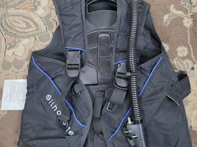 Sherwood Silhouette Buoyancy Compensator (BCD) Scuba Diving Vest - Black, size Medium