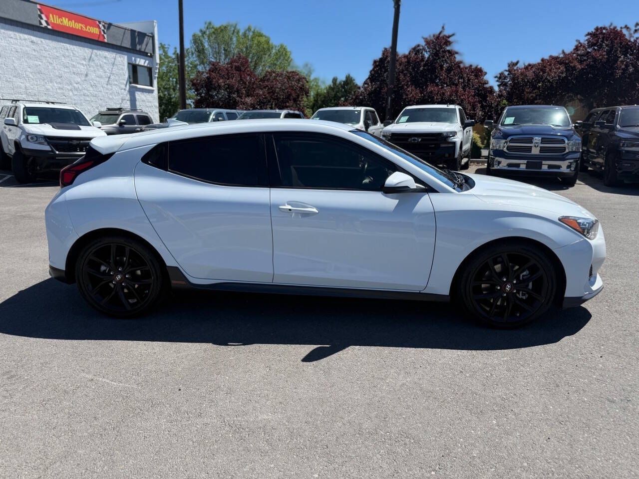 Main image 9