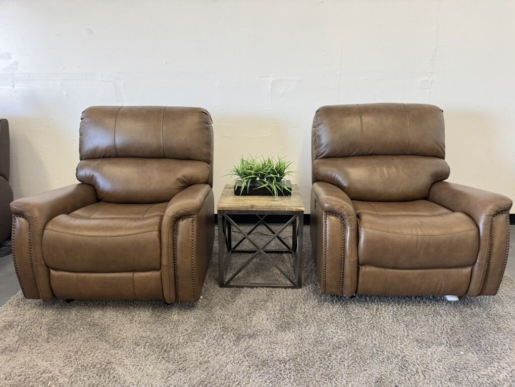 COSTCO LEATHER ROCKING POWER RECLINER CHAIR SET