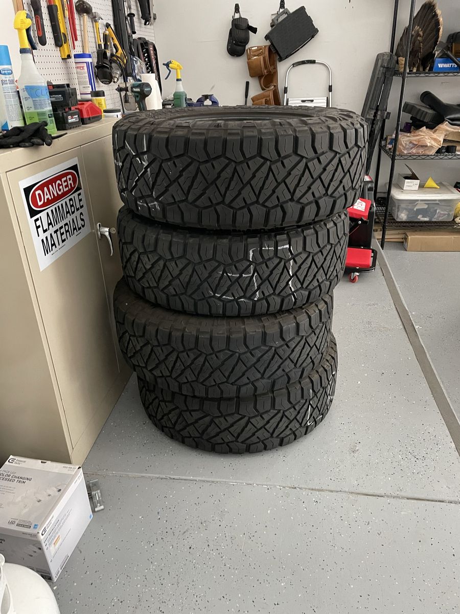 285/70 R17 Nitto Ridge Grapper Set of 4