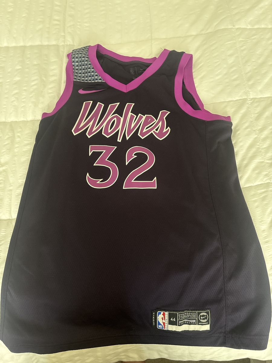 KAT timberwolves jersey (large)