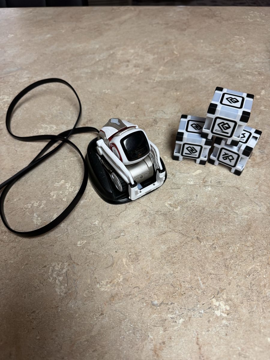 Anki Cozmo Smart robot