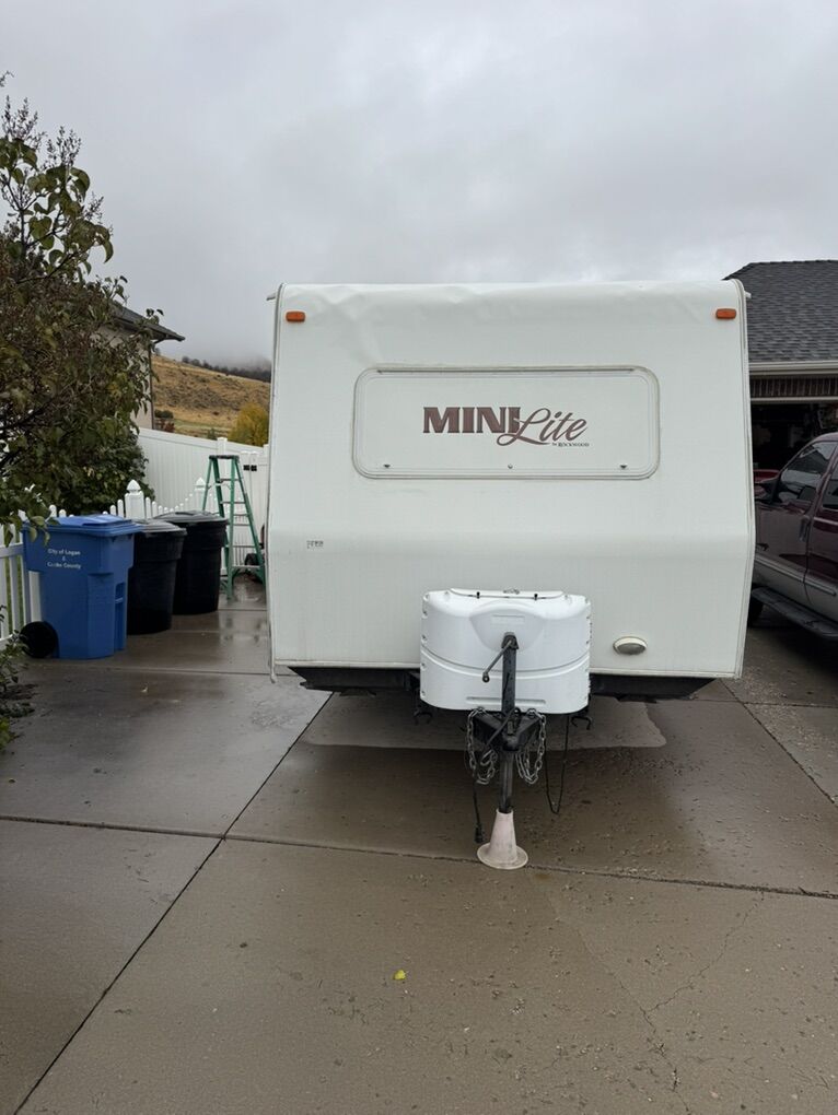 2011 Rockwood MinilIte 23.5 FT Bumper Pull