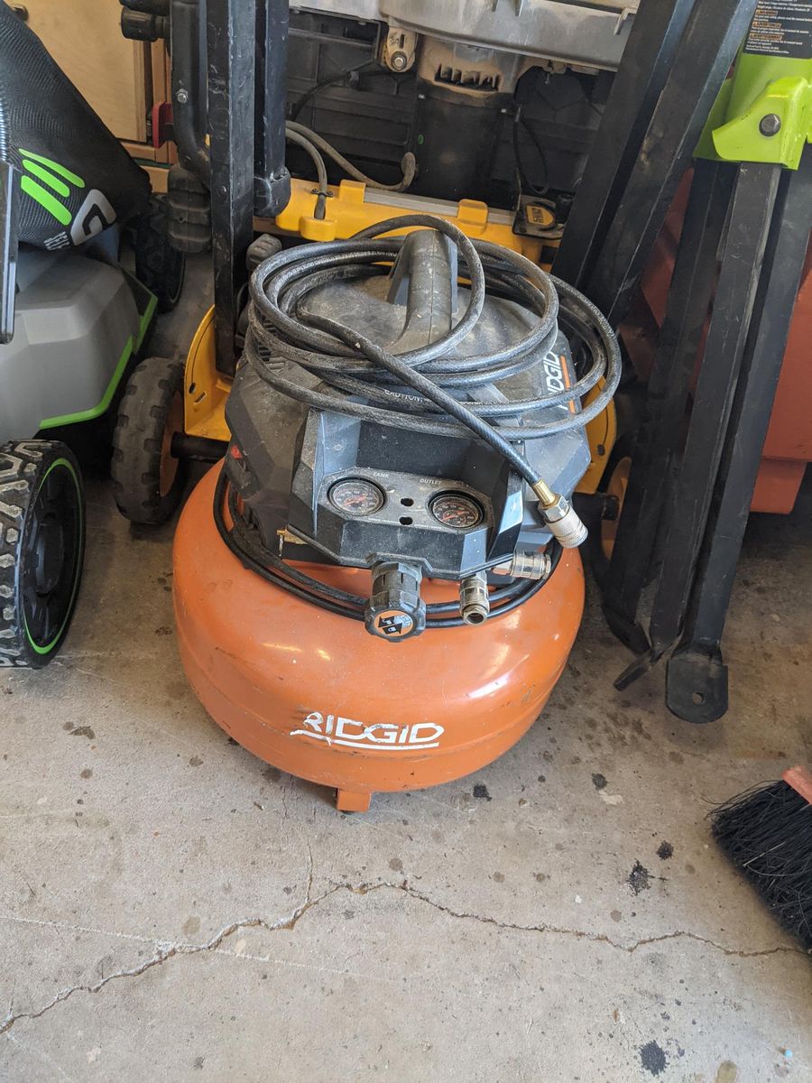 Air compressor