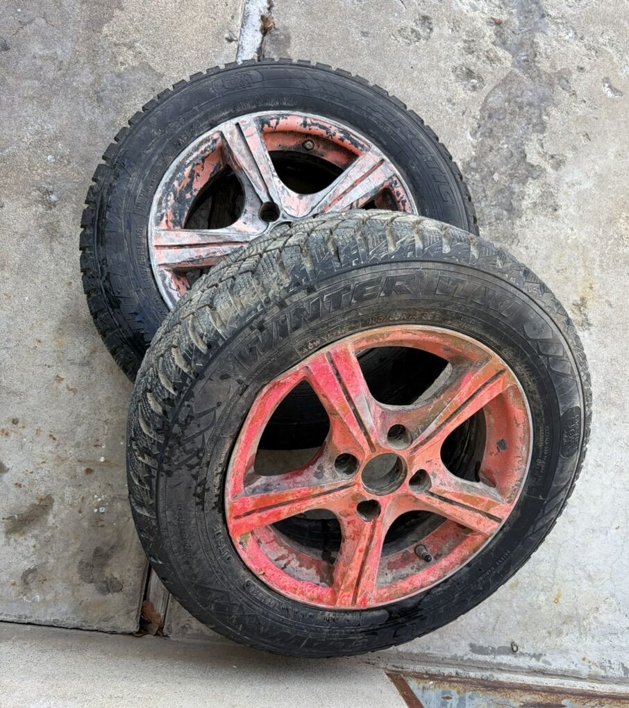 2 Winter Tires & Rims - 185/65R14