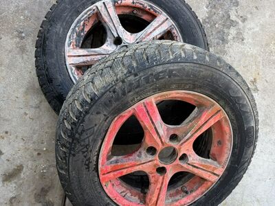 2 Winter Tires & Rims - 185/65R14