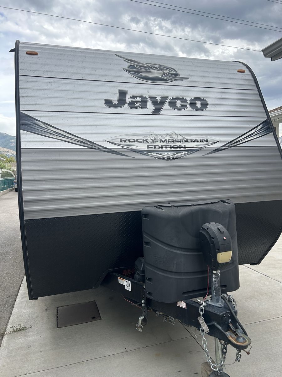 2020 Jayco Rocky Mountain Edition Travel Trailer - Clean Condition