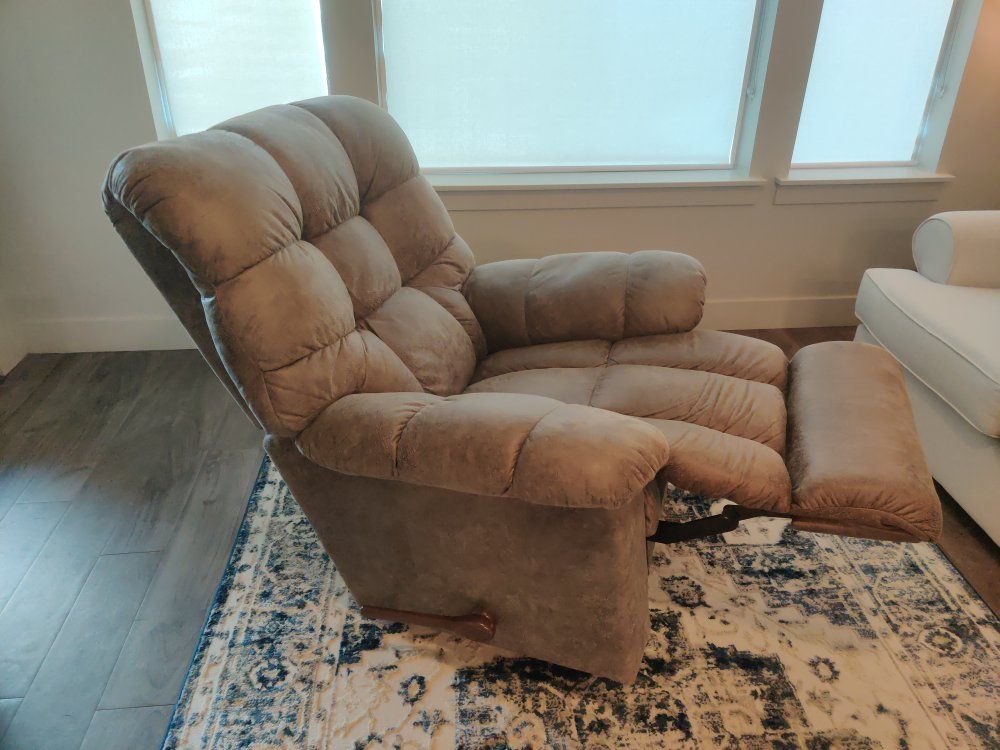 Main image 7