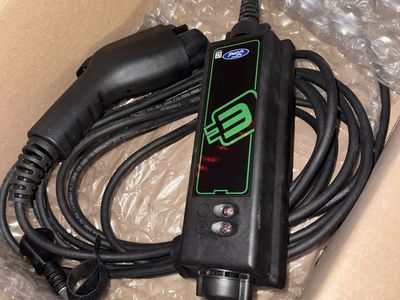 Ford Mobile Charger – Level 1 EV/PHEV Charging Cable (J1772) – Excellent Condition