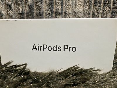 Like New Apple AirPods Pro 3
