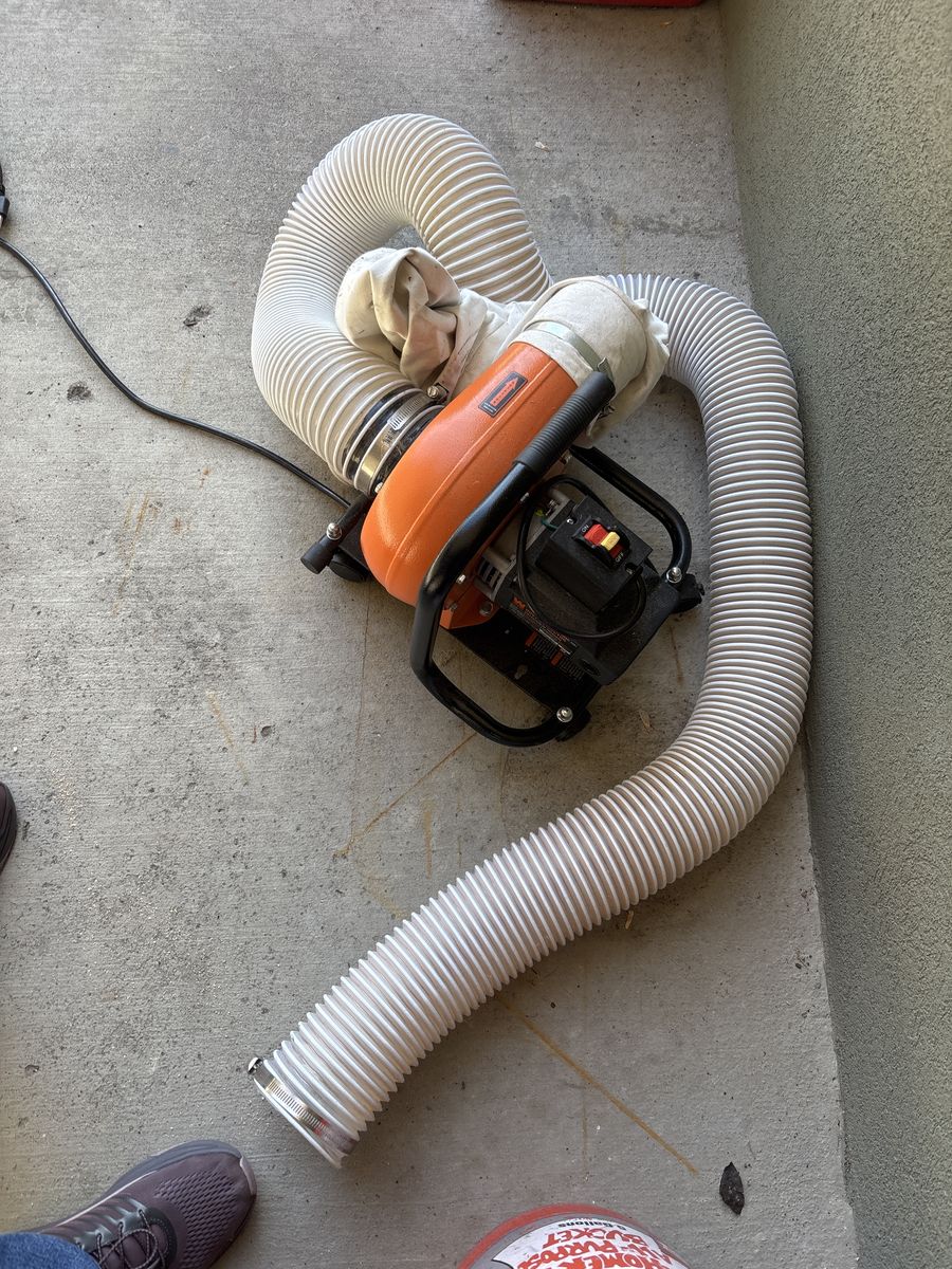 WEN DC3401 5.7-Amp 660 CFM Rolling Dust Collector with 12-Gallon Bag