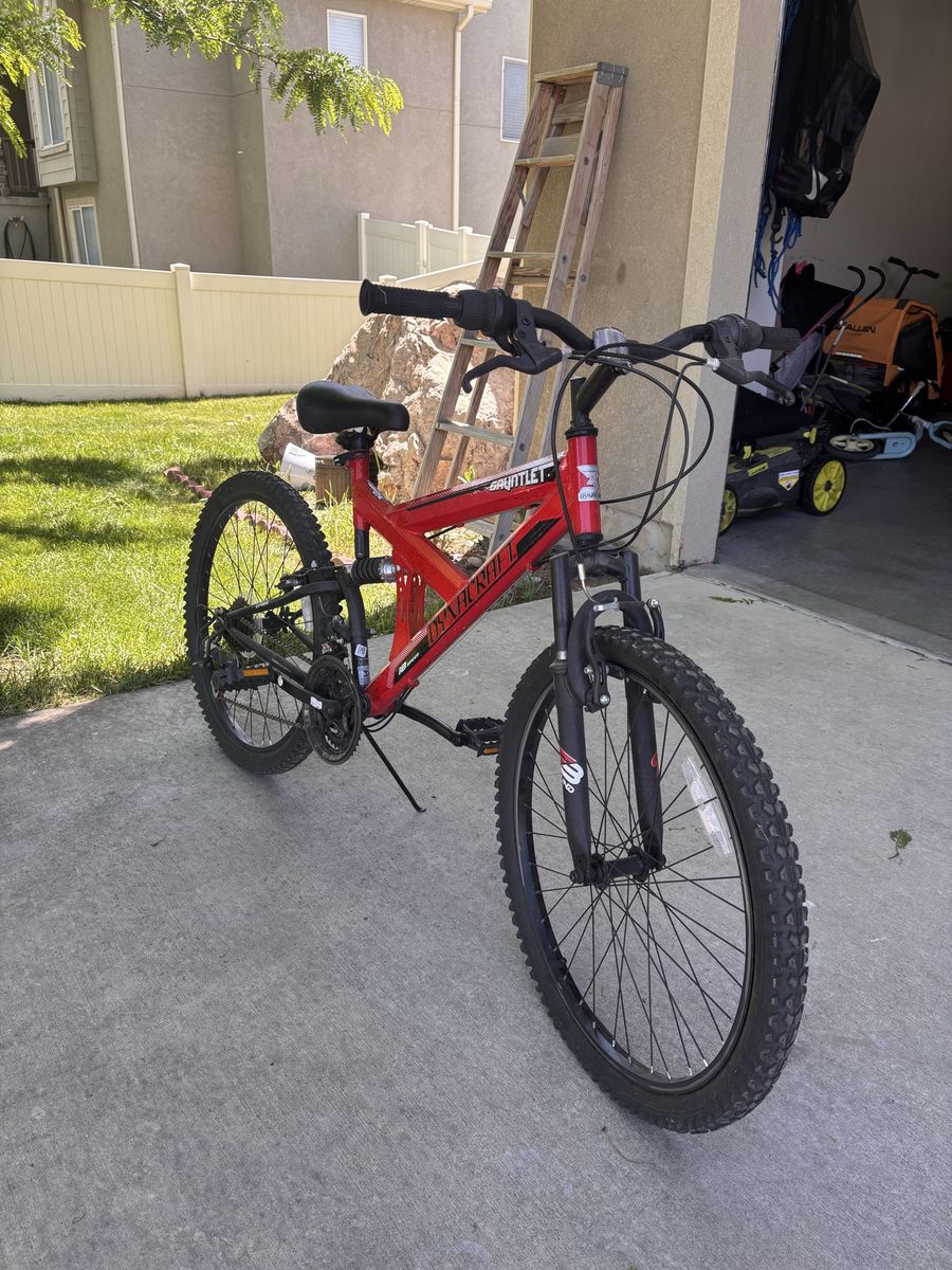 Dynacraft Gauntlet 24" Wheel Red Full Suspension Mountain Bike - Kids/Youth