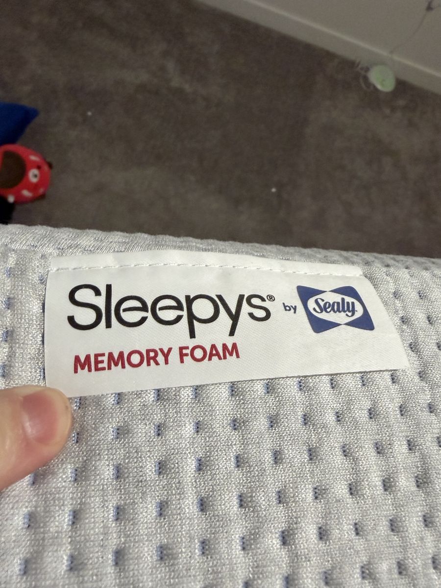Sealy Memory Foam queen Mattress