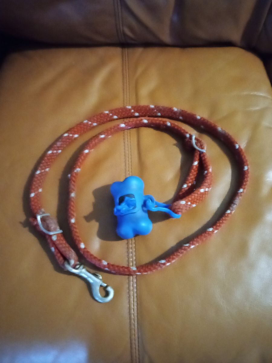 Rope dog leash with pet waste bone shaped bag dispenser and bags