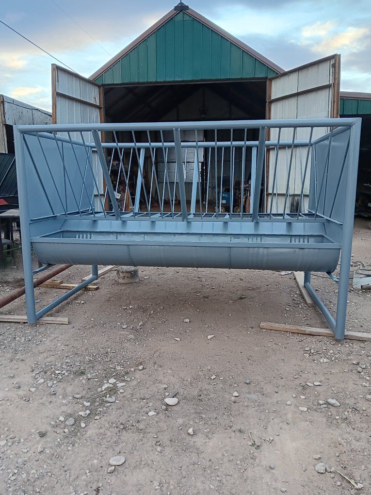 New 5' x 9' Heavy Duty Steel Feeder - Holds 1- Ton Bales (FREE UT DELIVERY)