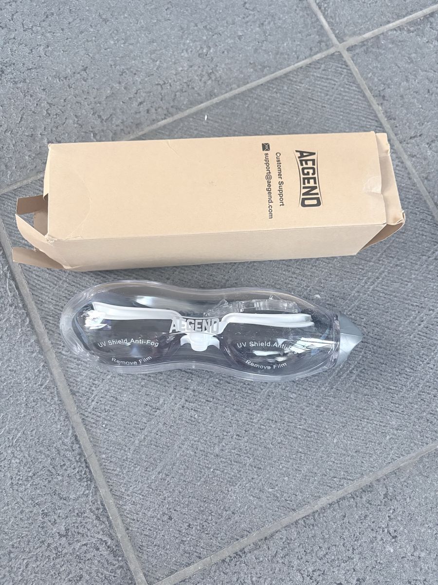 Aegend Adult swim goggles.