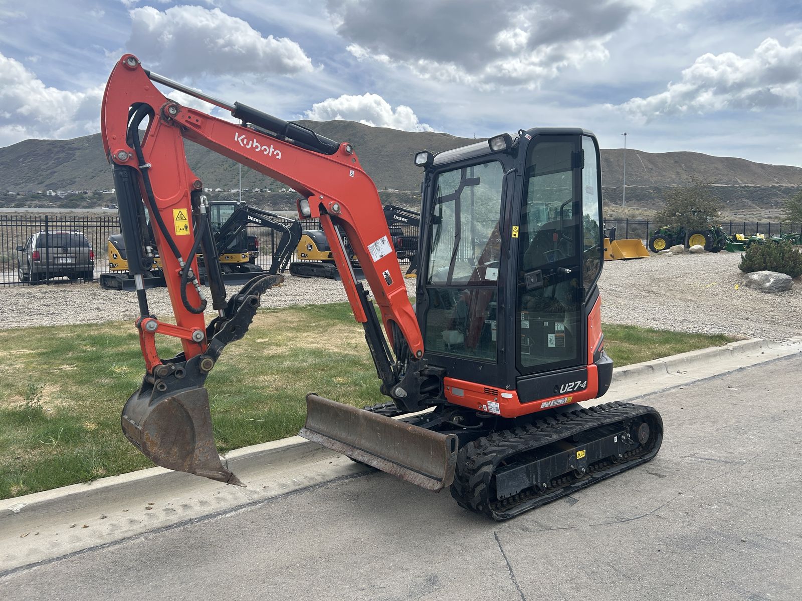 Used 2022 KUBOTA KUBOTA U27-4 COMPACT EXCAVATOR