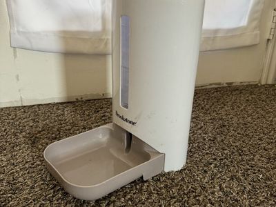 Brookstone Automatic Pet Feeder White and Gray