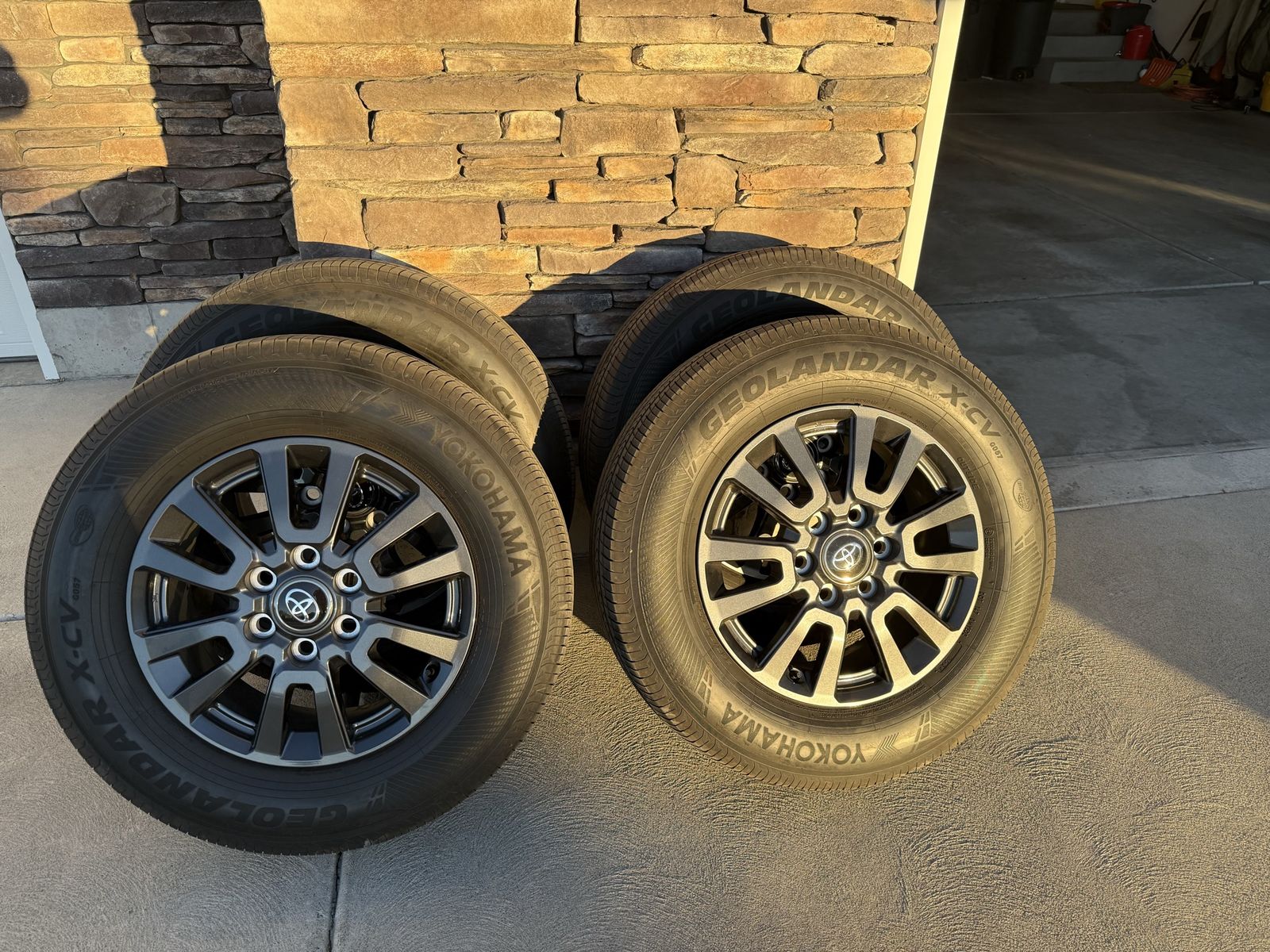 Set of 4 Yokohama Geolander X-CV 245/70 R18 on Toyota LandCruiser 18” Wheels