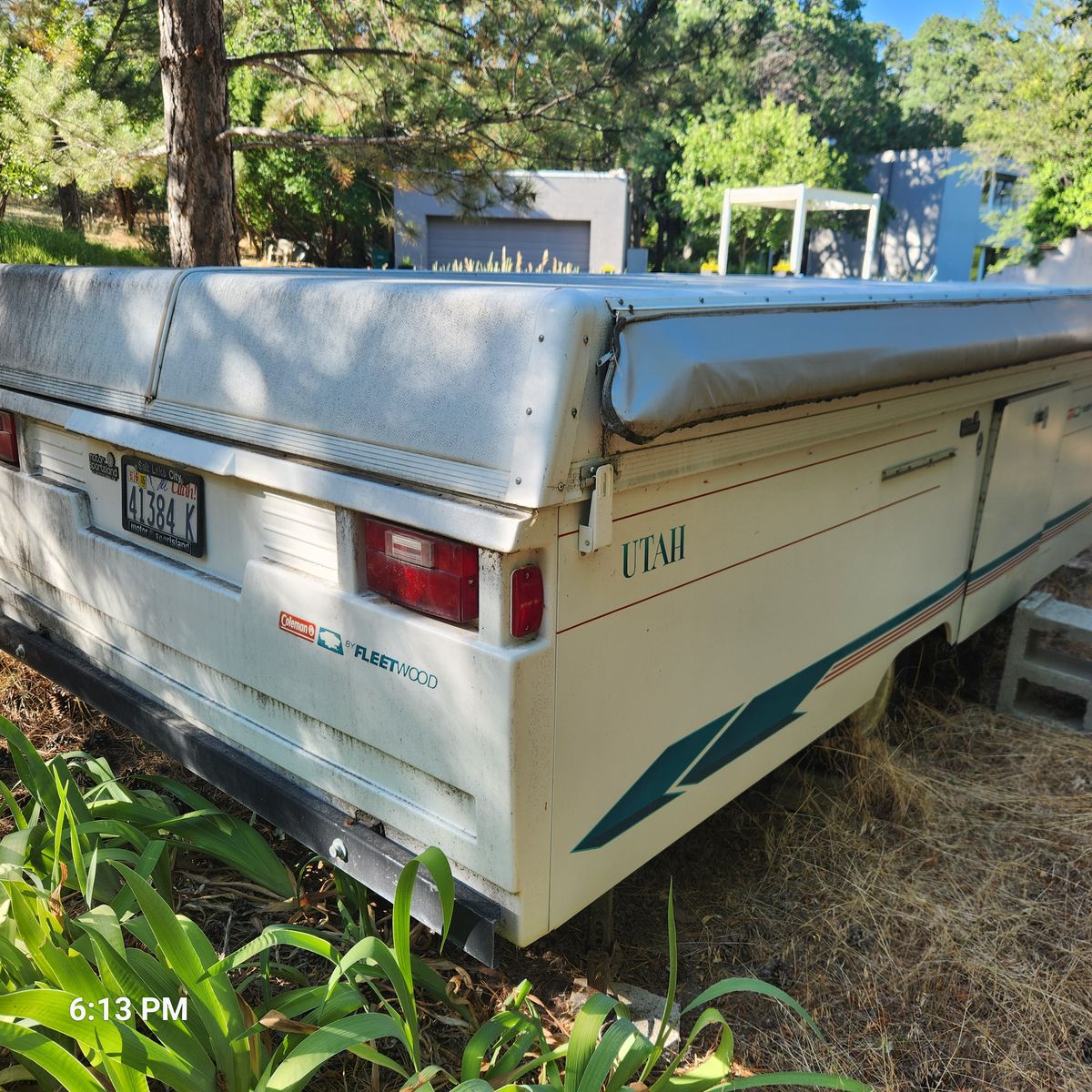 1994 Coleman Fleetwood Utah 14ft Pop-Up Tent Trailer - Needs Gas Line/Tires/Brakes