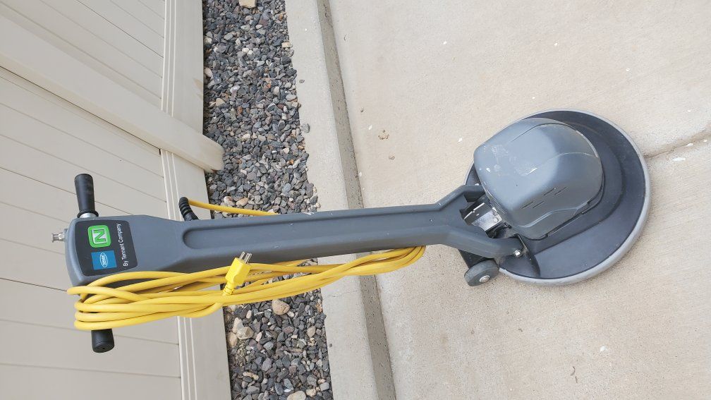 Tennant/Nobles FM-20-SS 20" Low-Speed Floor Machin