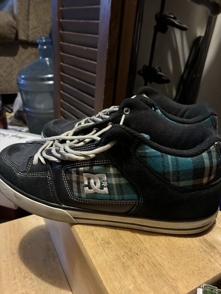 DC Shoes Black and Teal Plaid Skate Shoes Men's Size 11